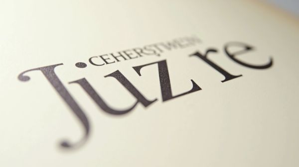 Quel est le rôle de la barre oblique dans la typographie ?